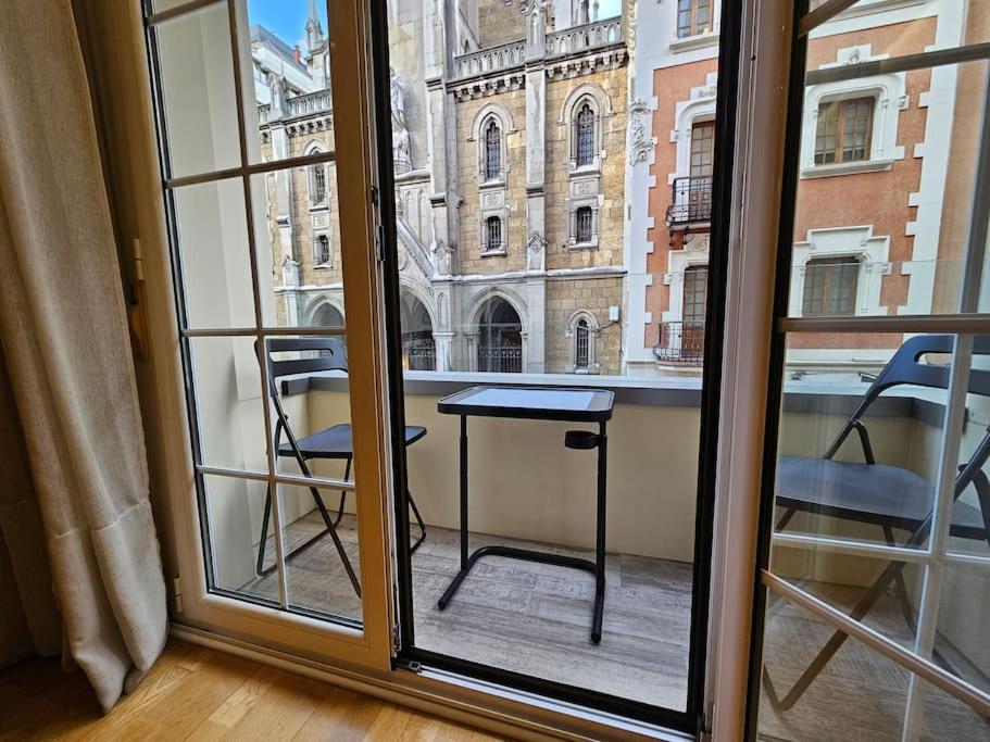 636A Gran Apartamento En Pleno Centro Oviedo Eksteriør billede